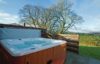 Nunland Hillside Lodges hot tub